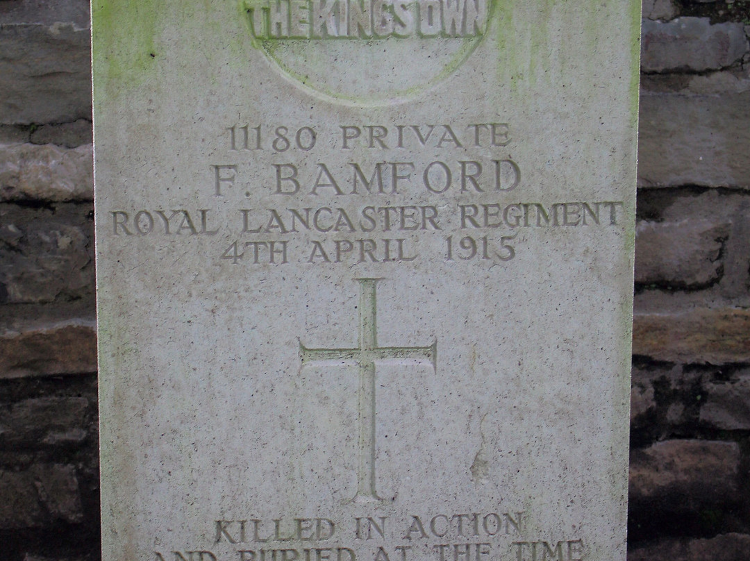 Strand Military Cemetery景点图片