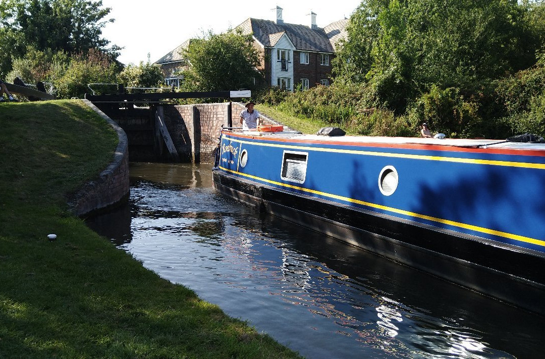 Aldermaston Wharf Canalside景点图片