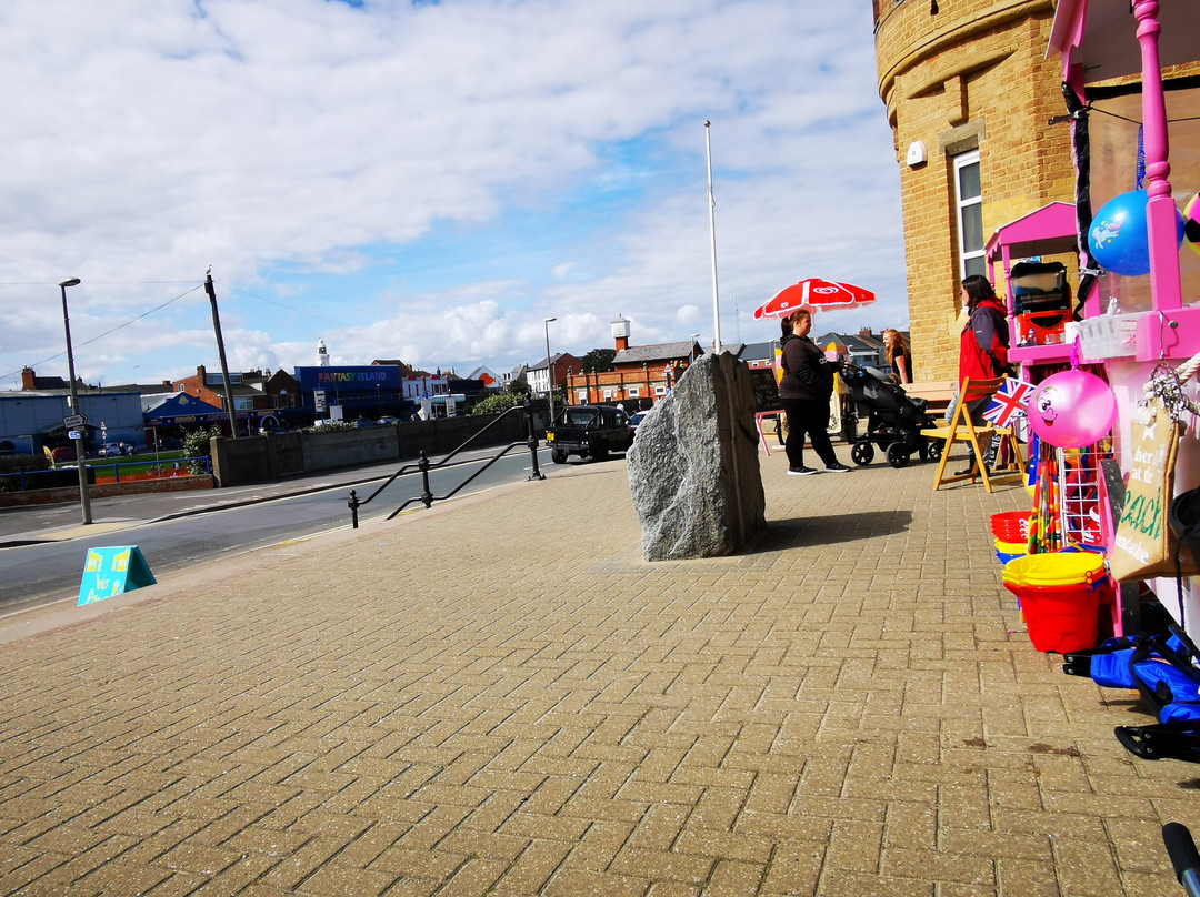 Withernsea Pier Towers景点图片