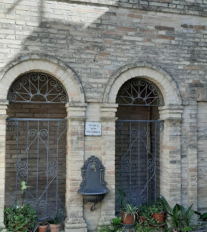 Santuario di Santa Maria dell'Acquasanta景点图片