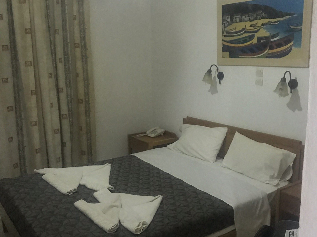 Chrisanna Apartments & Studios主图