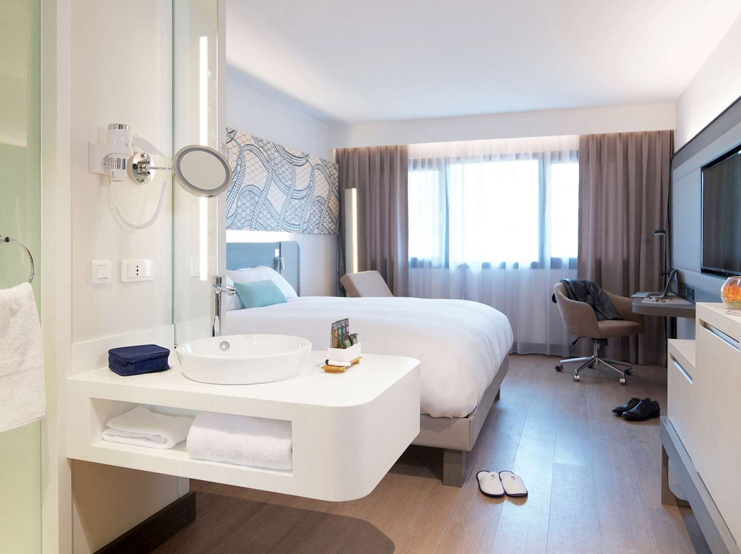 科托努奥里萨诺富特酒店主图