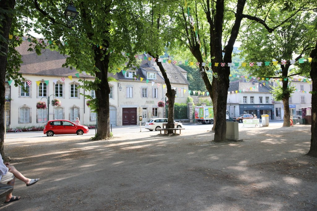 Place Courbet-Ornans必去景点