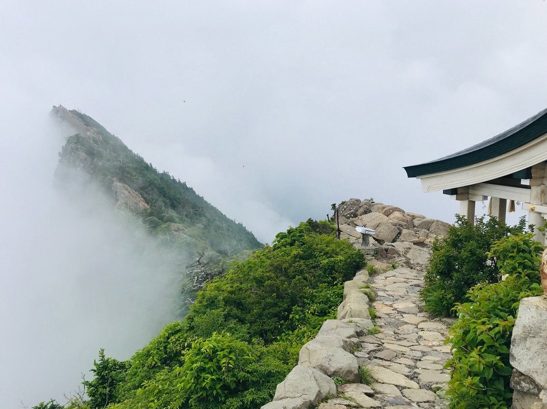 Ishizuchi Sancho Shrine-西条市必去景点
