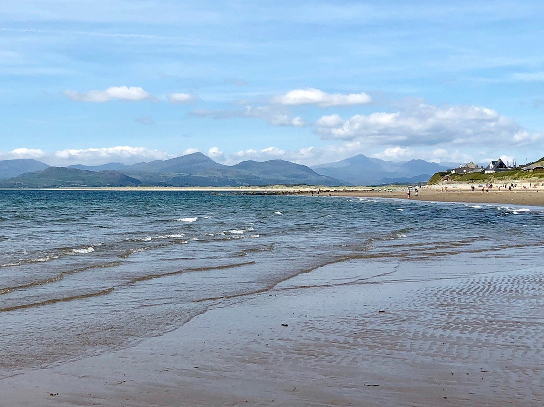 Llandanwg Beach景点图片