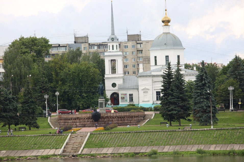 Church of the Resurrection of Three Confessors-特维尔必去景点