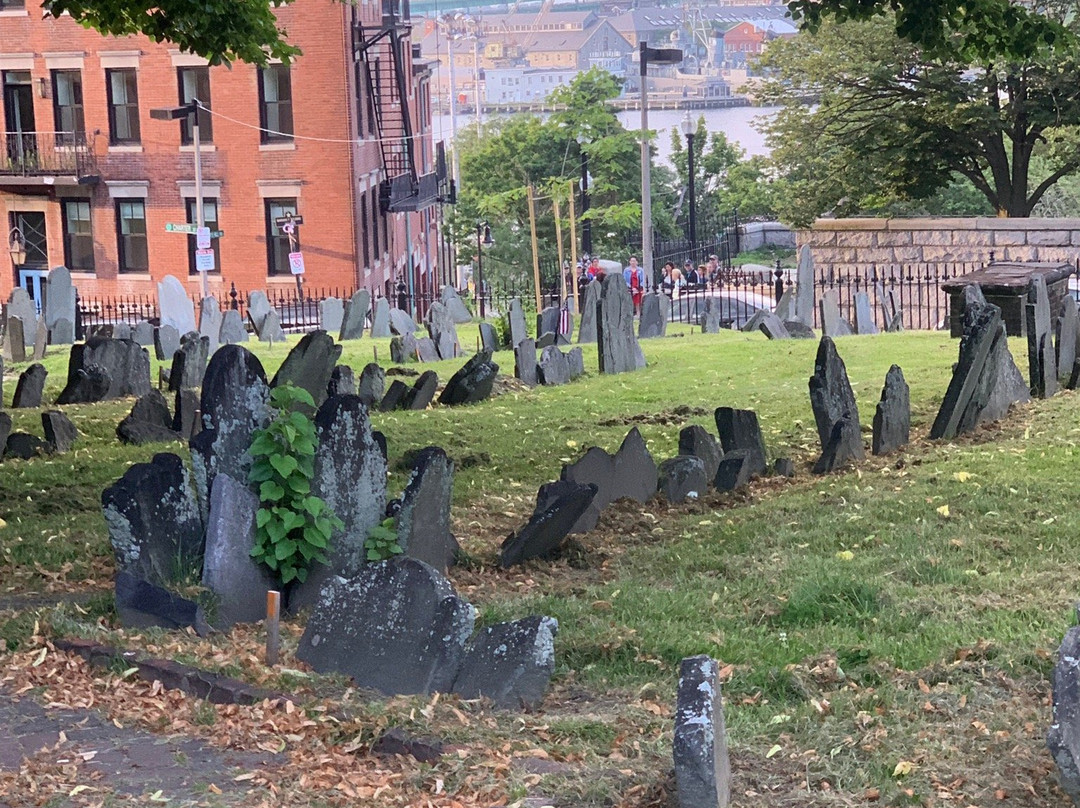 Ghosts & Gravestones Tour Boston景点图片