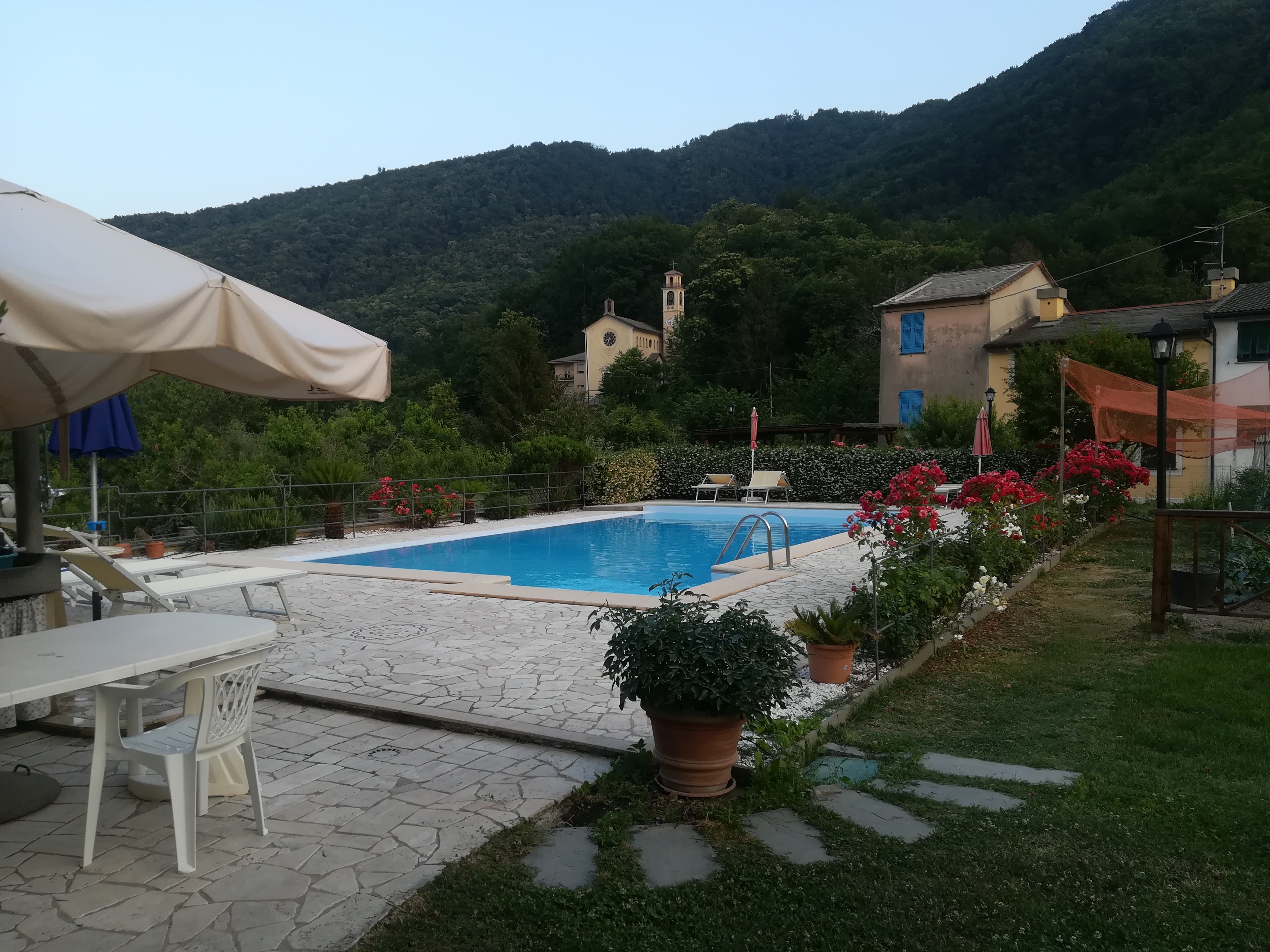B&B Le Rondini-泳池