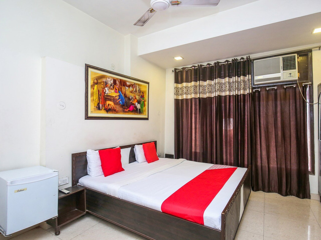 OYO 24978 Maryada Hotel主图