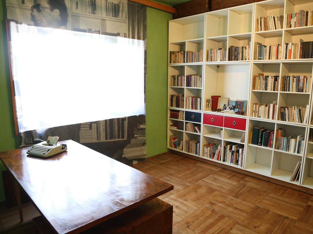 House Studio Kadare-地拉那必去景点