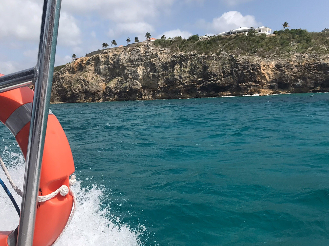 Coconut Reef Power Boat Tours & Charters-辛普森湾必去景点