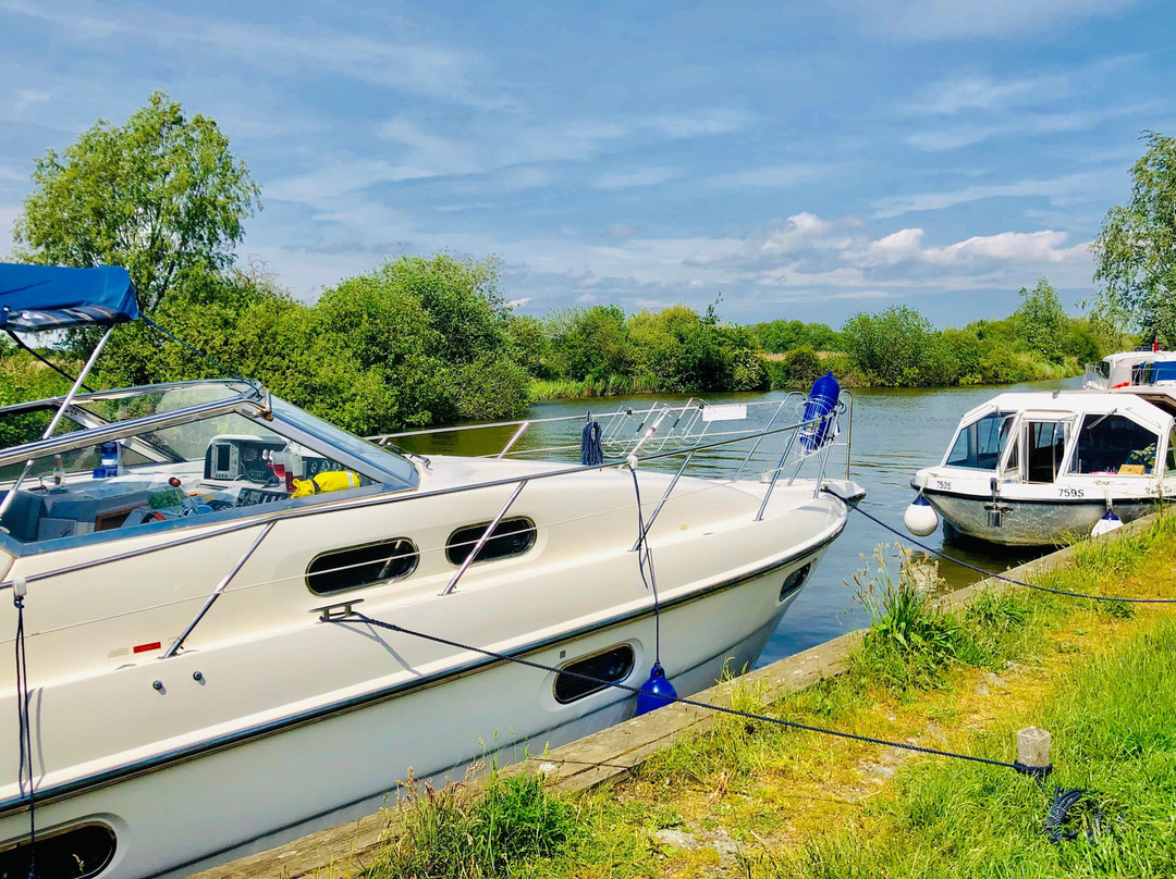 Broadland Charters景点图片