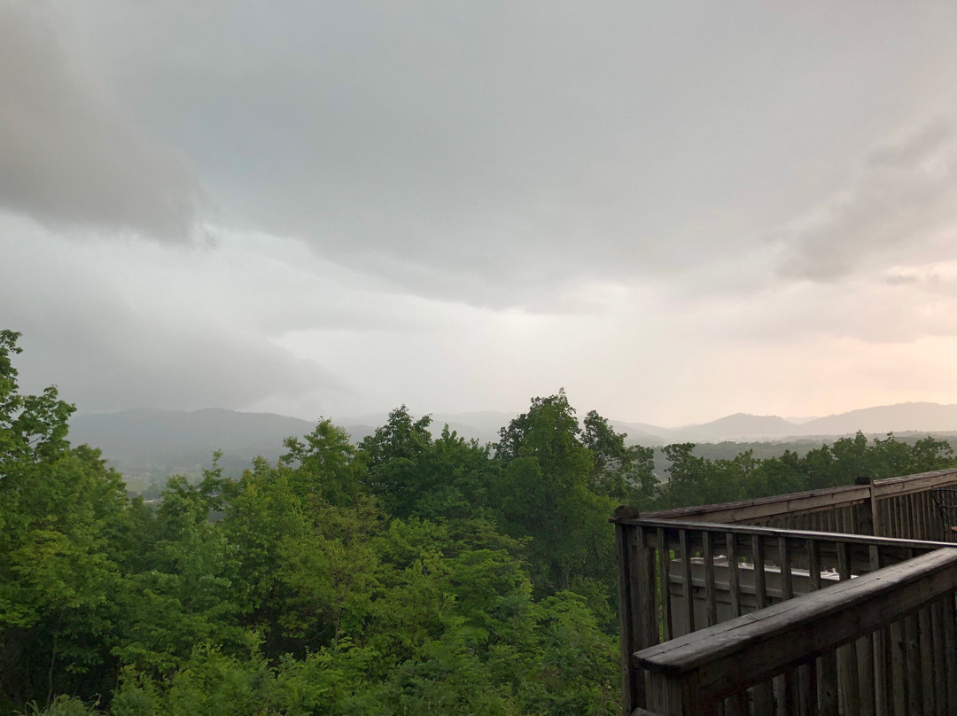 Little Greenbrier Lodge主图