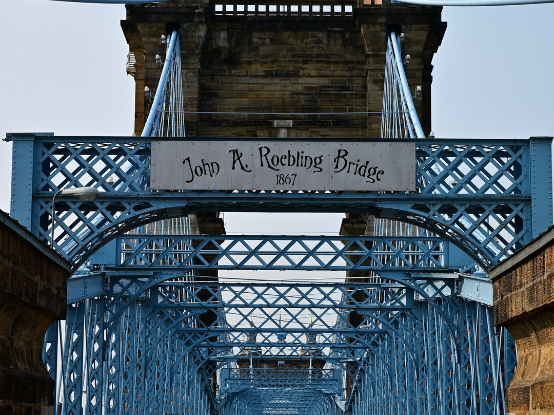 罗比林吊桥景点图片