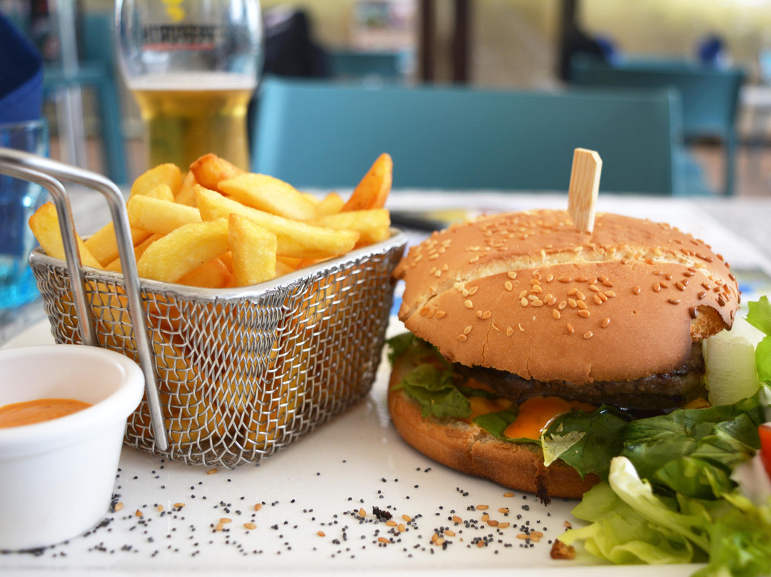 La Faute sur Mer餐馆和美食-Bar Restaurant Les Flots Bleus