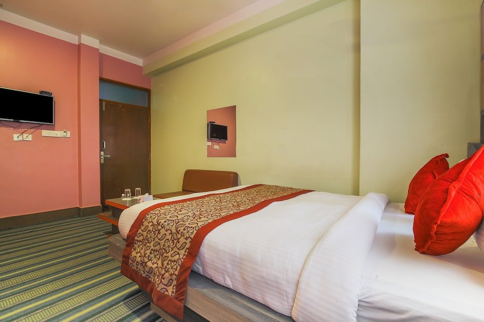 OYO 351 Hotel Everest International主图