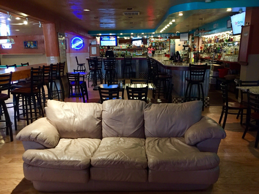 Midtown Market & Lounge-Arroyo Hondo必去景点