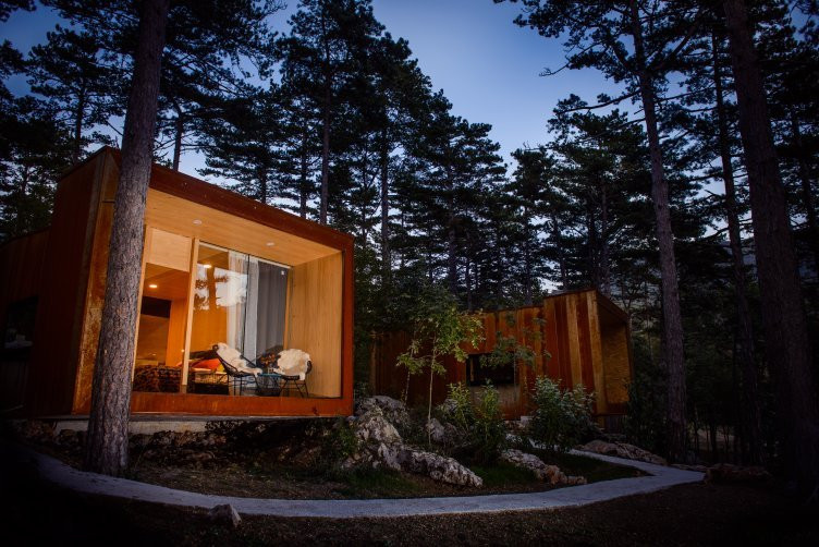 Theodosius Forest Village主图