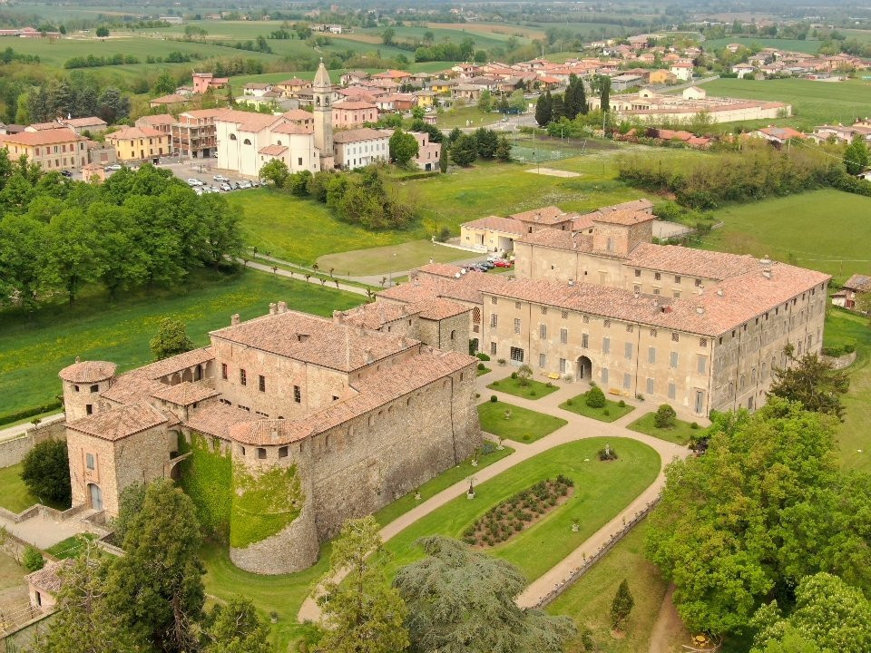 Castelnuovo Fogliani旅游攻略图片