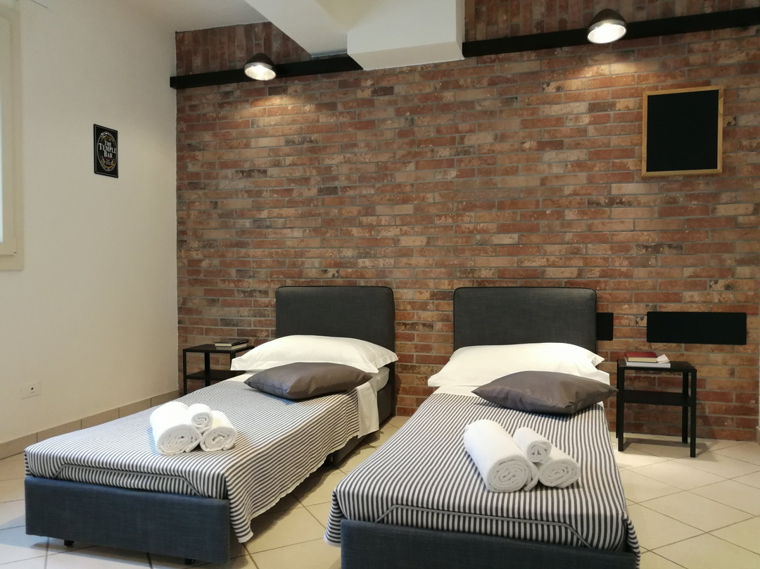 雷诺河畔卡萨莱基奥酒店住宿-Arena Loft B&B