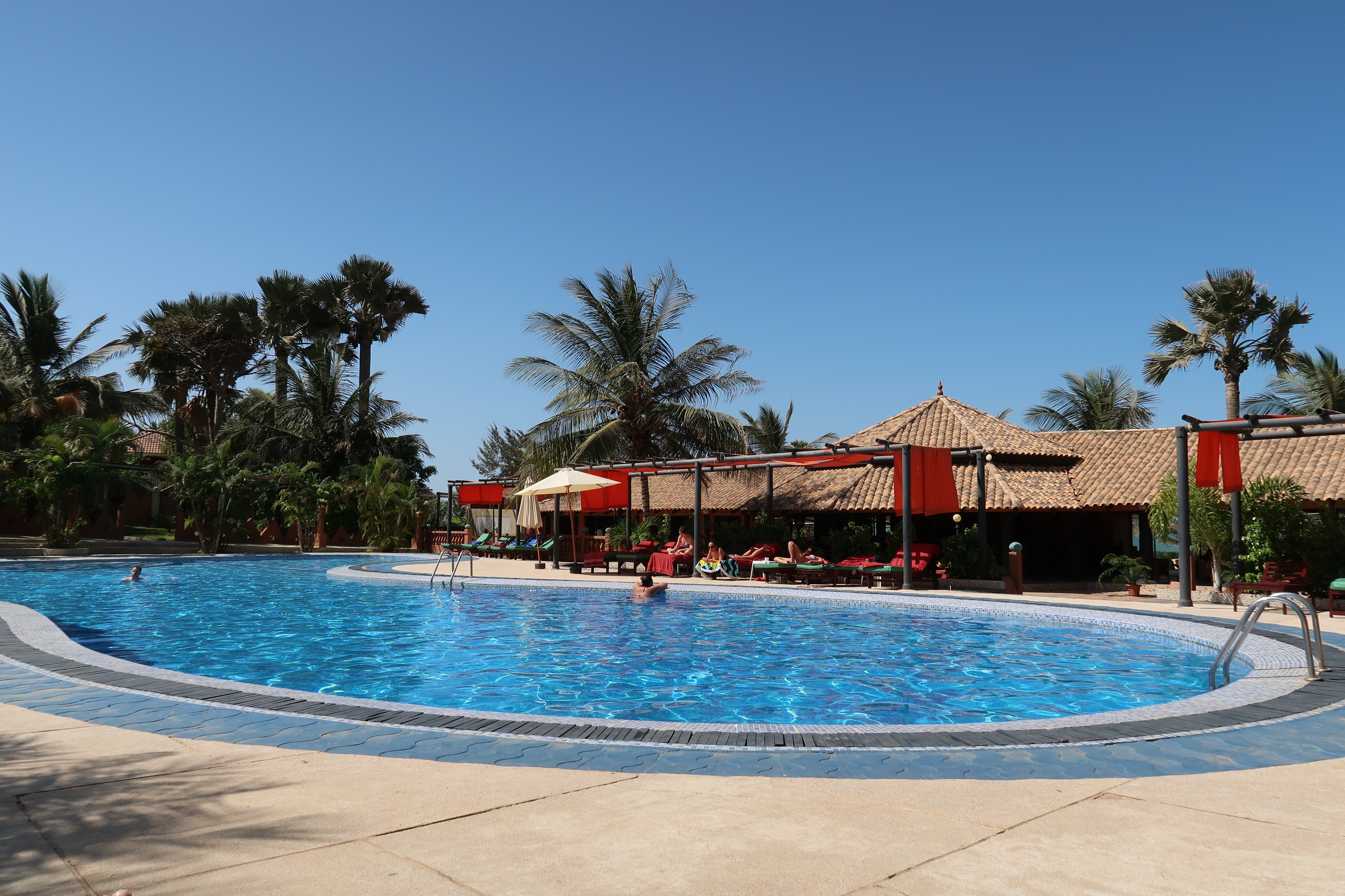 Seafront Residences & Hotel-泳池