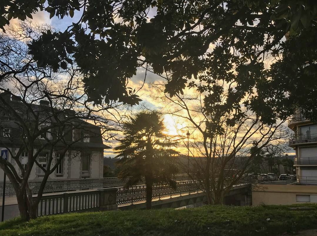 Place Clemenceau-坡市必去景点
