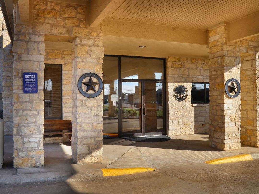 拉诺戴斯套房酒店主图