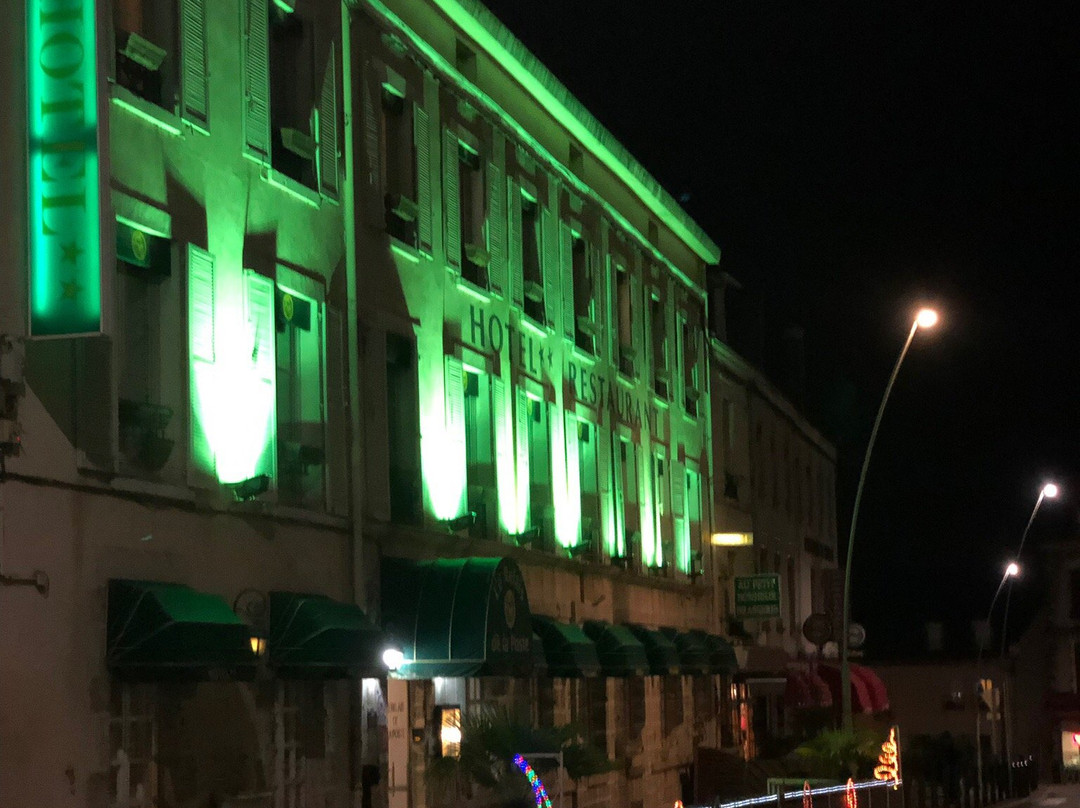 瑞莱斯邮政酒店主图