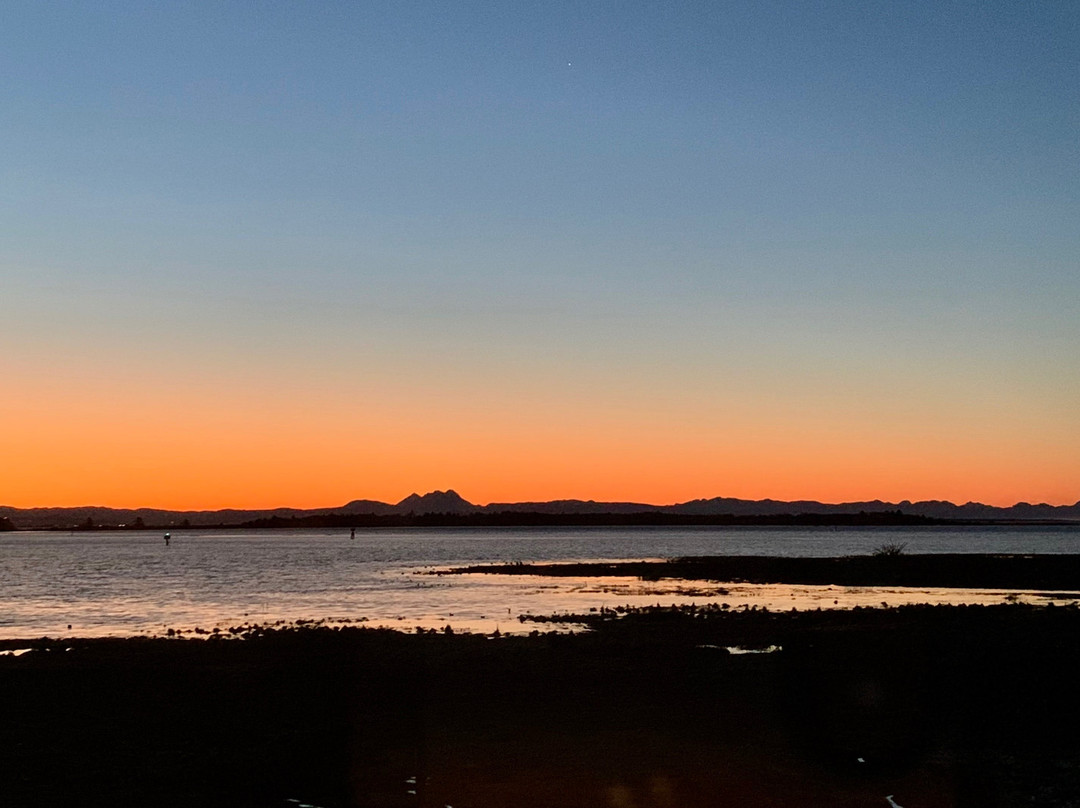 Baker Bay Retreat主图