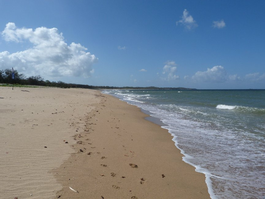 Bucasia Beach景点图片