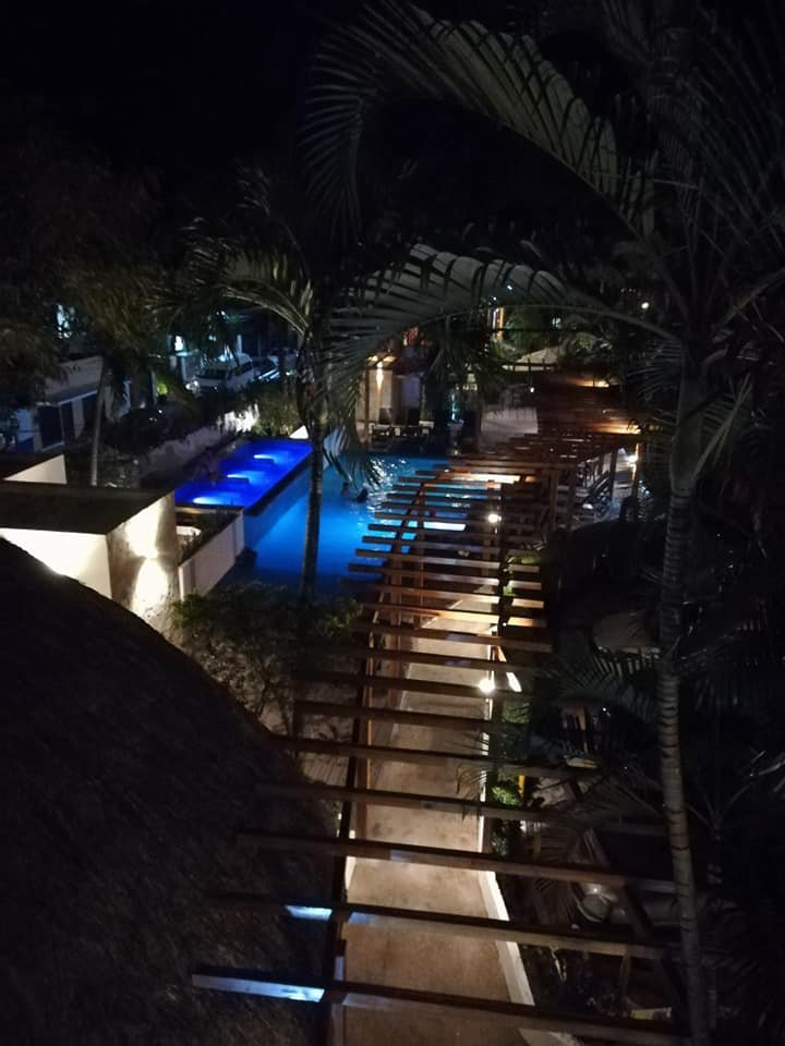 Hotel Maya Tulipanes Palenque-泳池