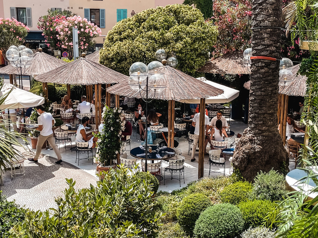 DIOR Café