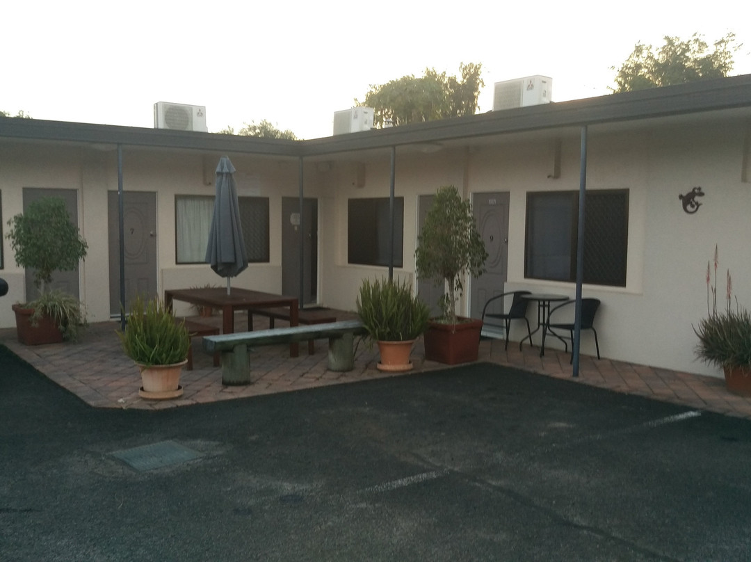 河公园汽车旅馆主图