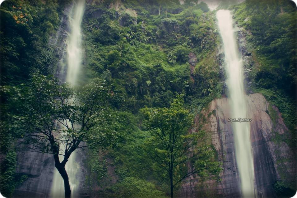 Tancak Kembar Waterfall-本托沃索必去景点