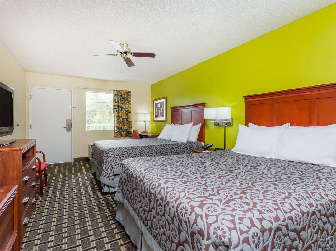 Days Inn by Wyndham Trenton主图