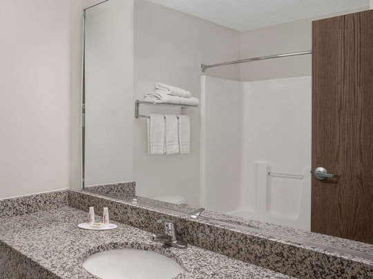 Days Inn by Wyndham Greensboro NC主图