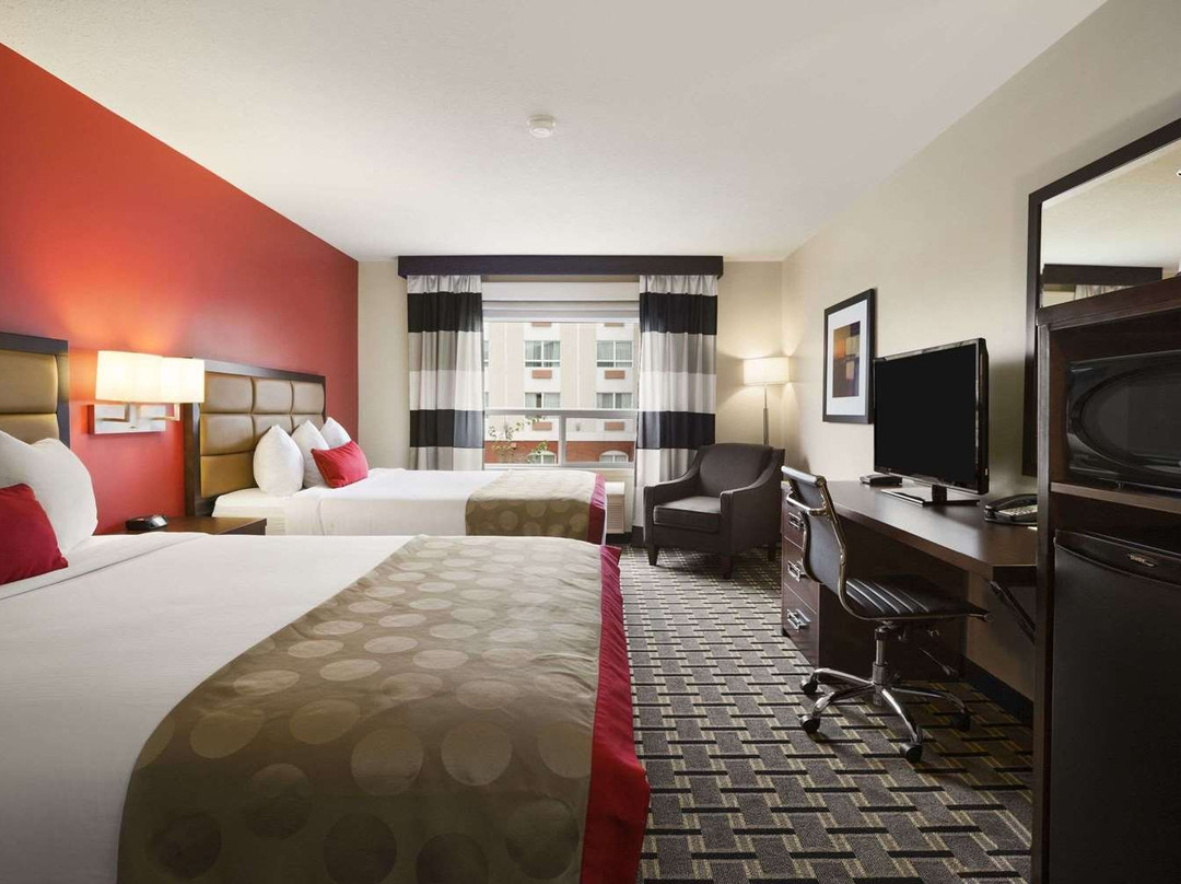 Ramada by Wyndham Edson主图