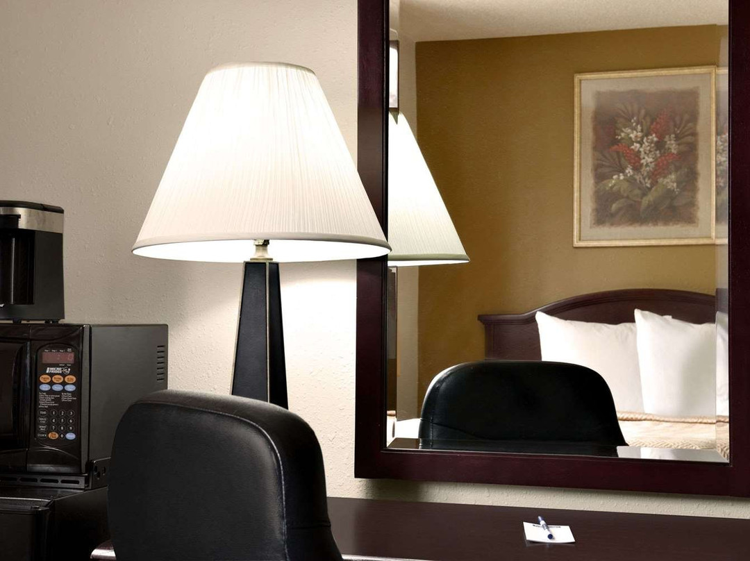 拉波特/密歇根城地区Travelodge by Wyndham酒店主图