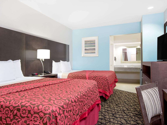 Days Inn & Suites by Wyndham Madisonville主图