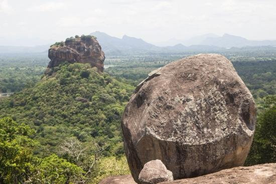 狮子岩-锡吉里亚必去景点