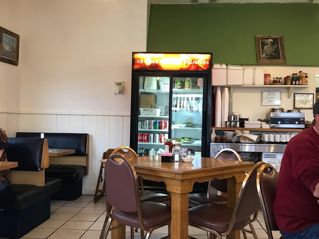 Hunter House Inn & Suites主图