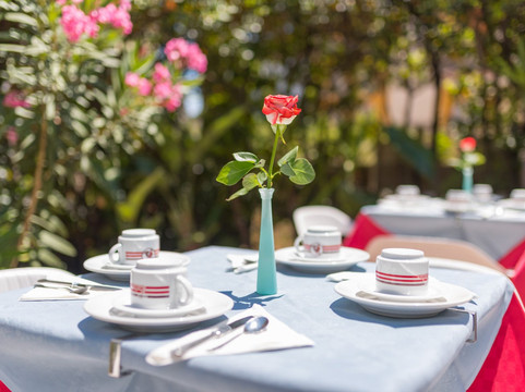 金字塔酒店主图