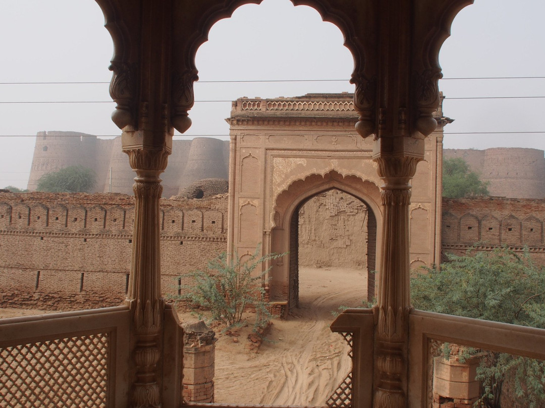 Abbasi Jamia Masjid Qila Derawar-Bahawalpur必去景点