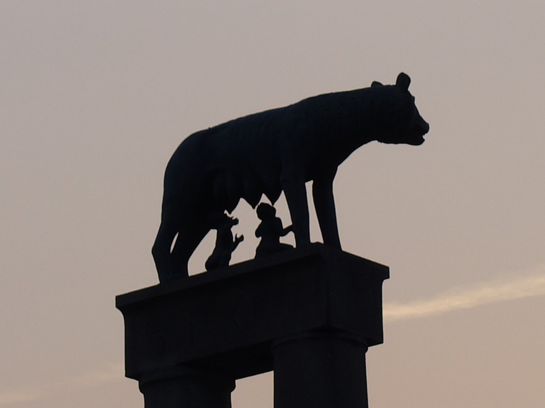 Monumento alla Lupa-皮亚琴察必去景点