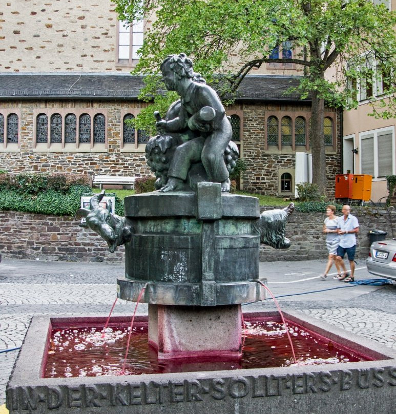 Winzerbrunnen-科赫姆必去景点