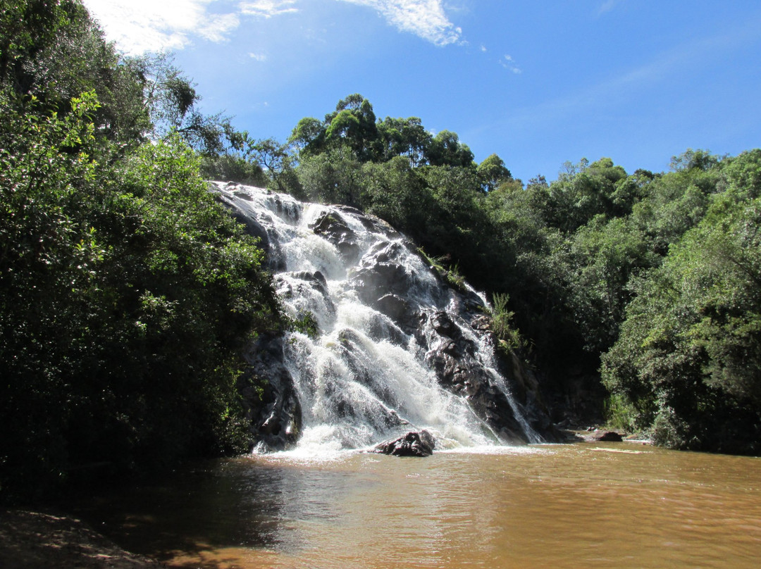 Bueno Brandao旅游景点-Santa Rita Falls
