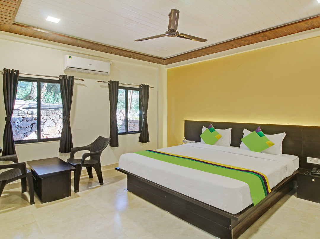 Treebo Raaya Regency