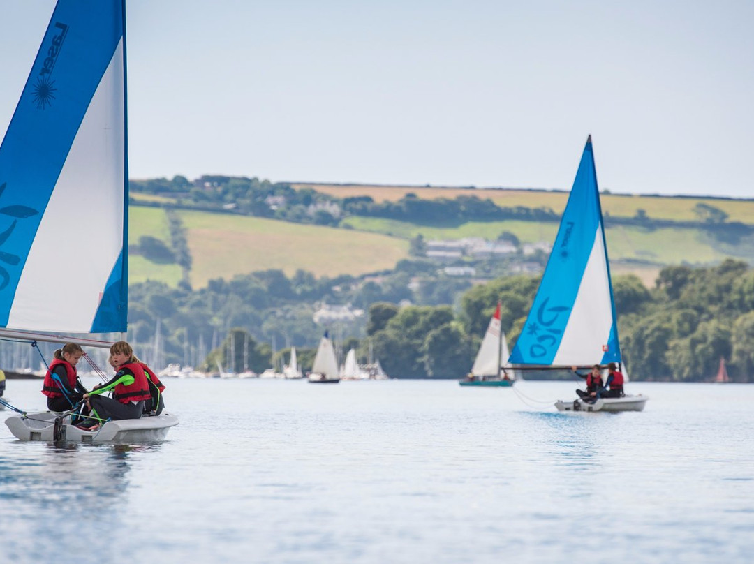 Salcombe Dinghy Sailing景点图片
