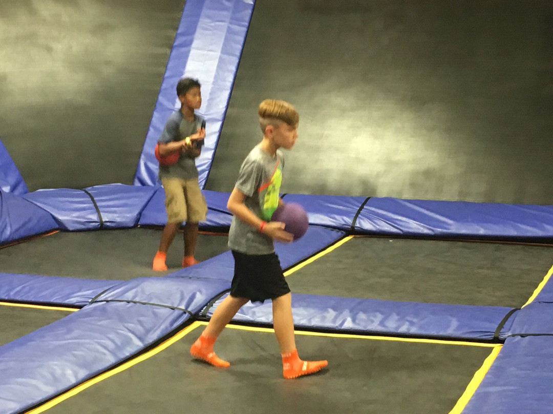 Sky Zone Trampoline Park San Diego-丘拉维斯塔必去景点