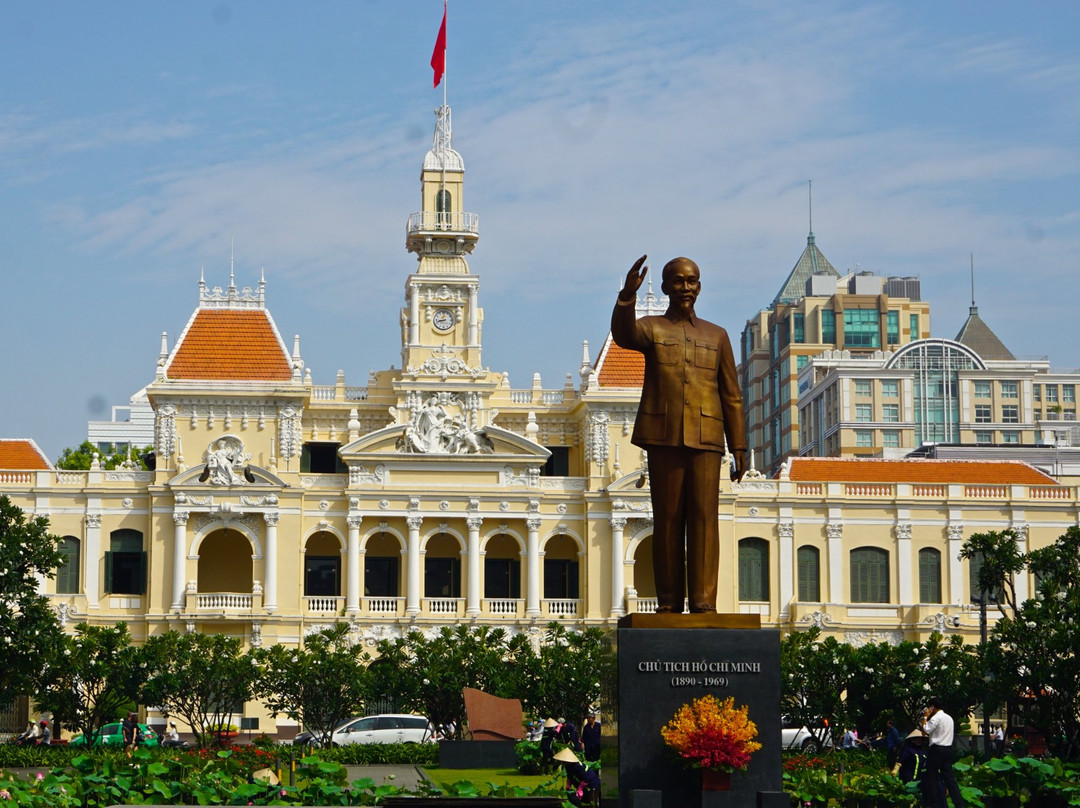 President ho Chi Minh Statue-胡志明市必去景点
